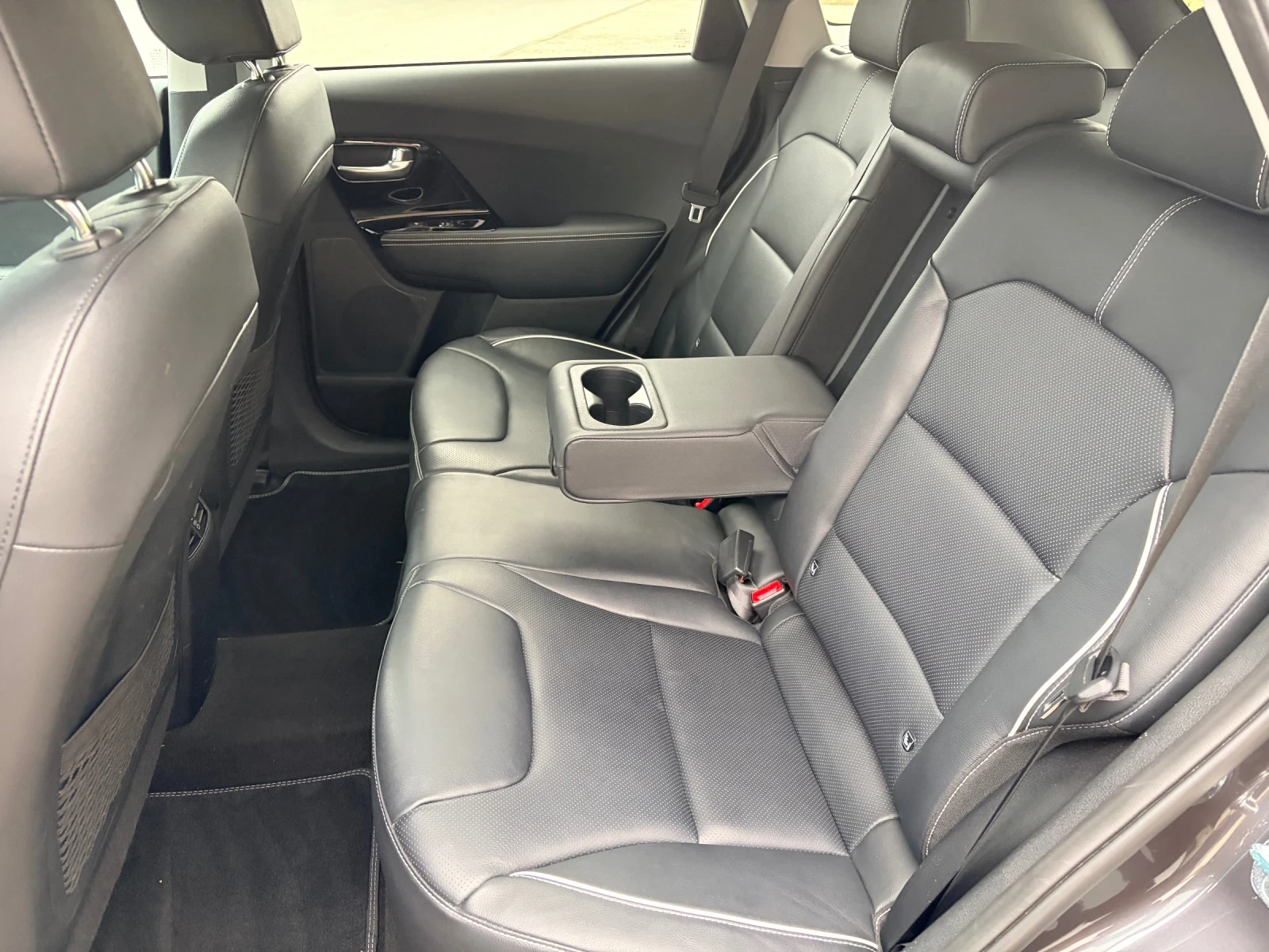 Kia Niro FACELIFT!!! EX PREMIUM! 64KW 204pc AMBIENT!100%SOH, снимка 15 - Автомобили и джипове - 53890464