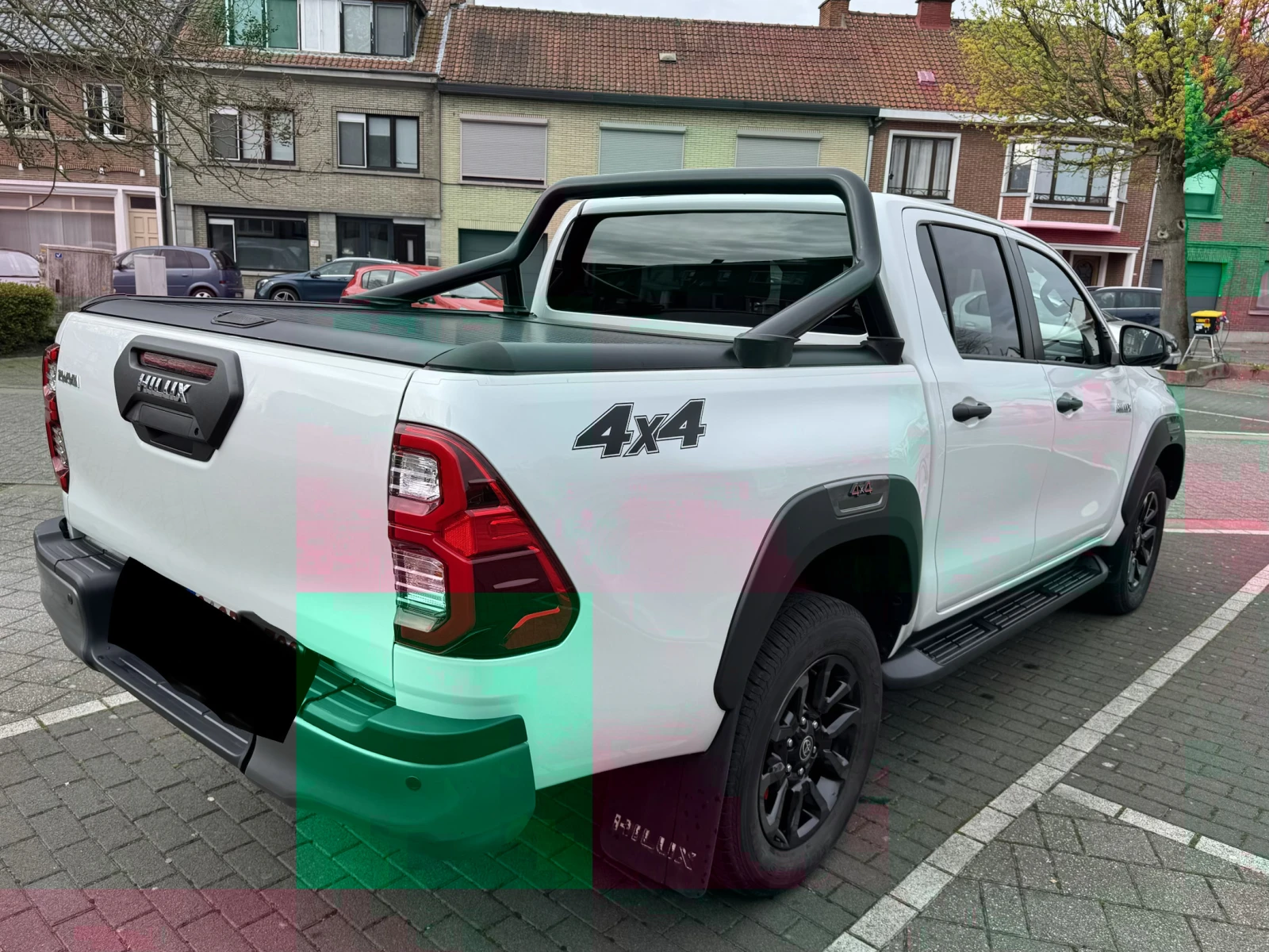 Toyota Hilux Ivincible, снимка 4 - Автомобили и джипове - 54096730