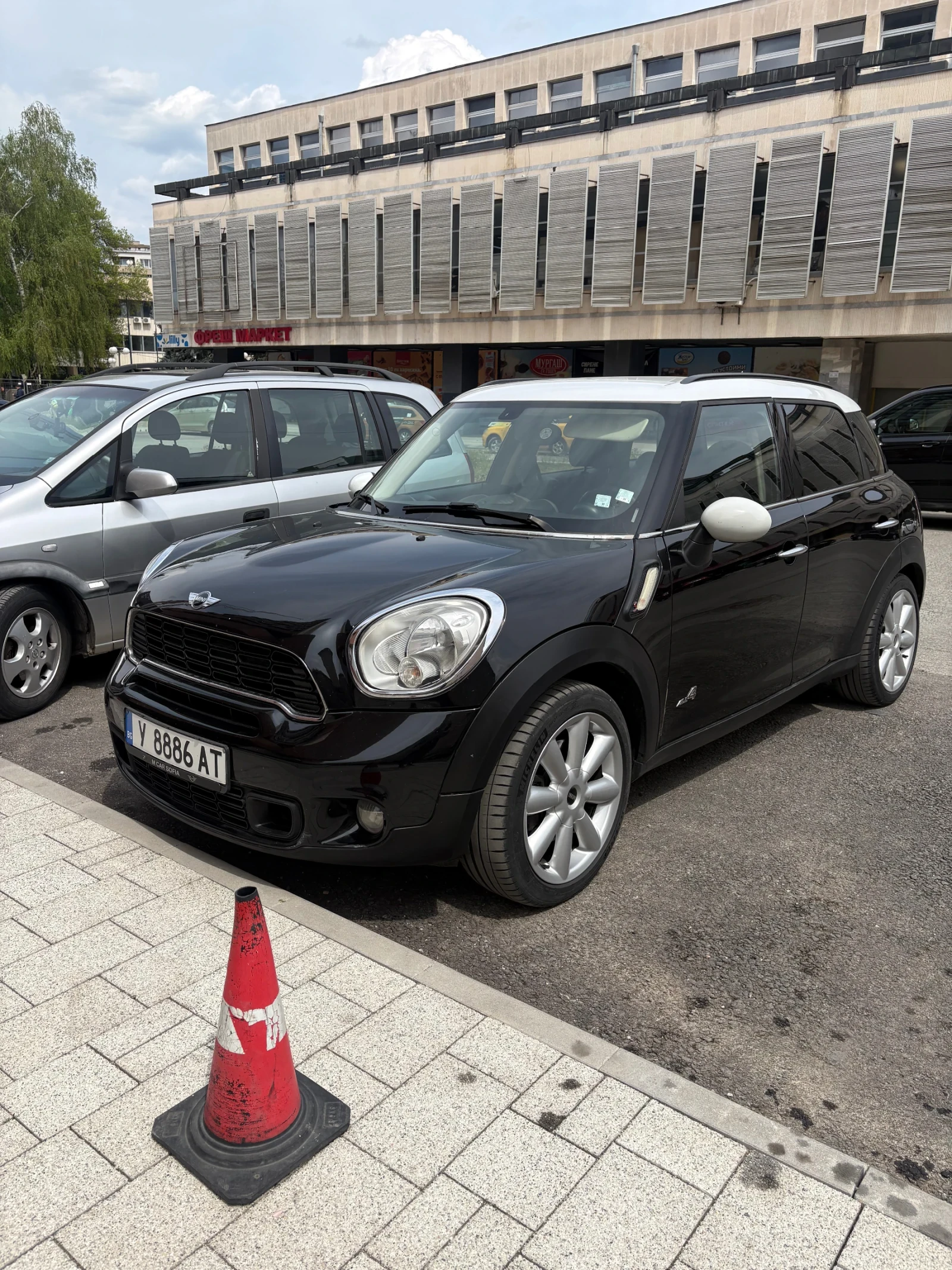Mini Countryman 1.6i Countryman S-ALL4 , снимка 2 - Автомобили и джипове - 54286604