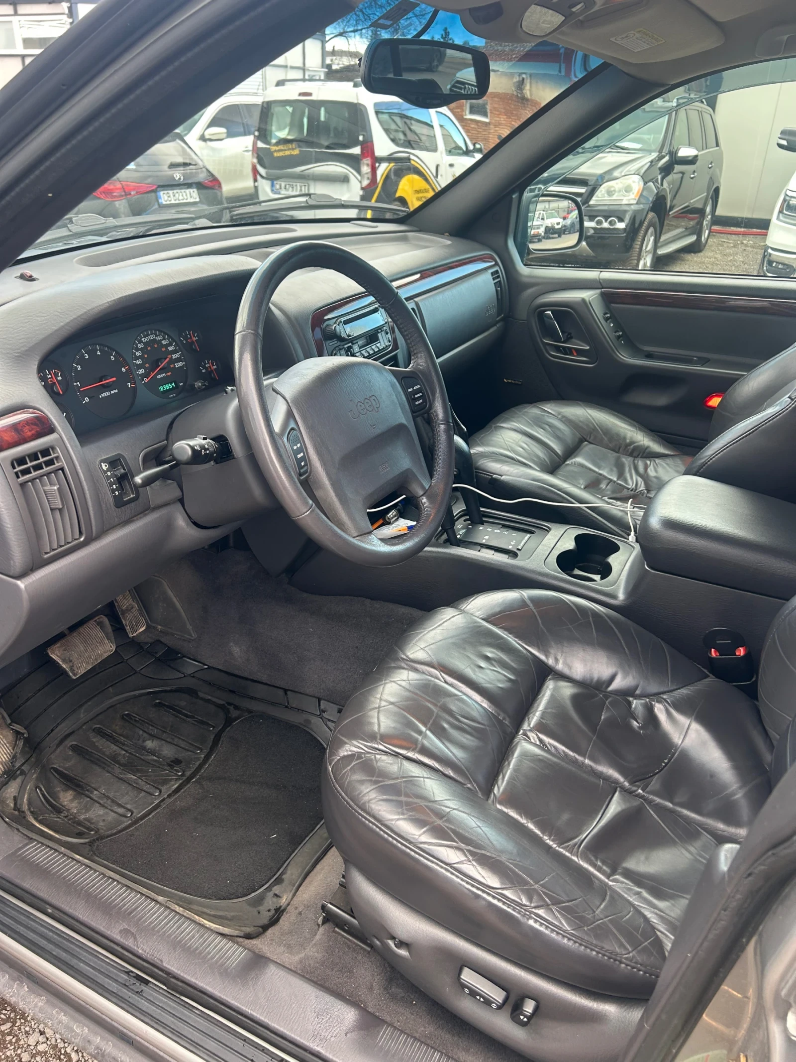 Jeep Grand cherokee Quadra drive 85000 км, снимка 11 - Автомобили и джипове - 54592355