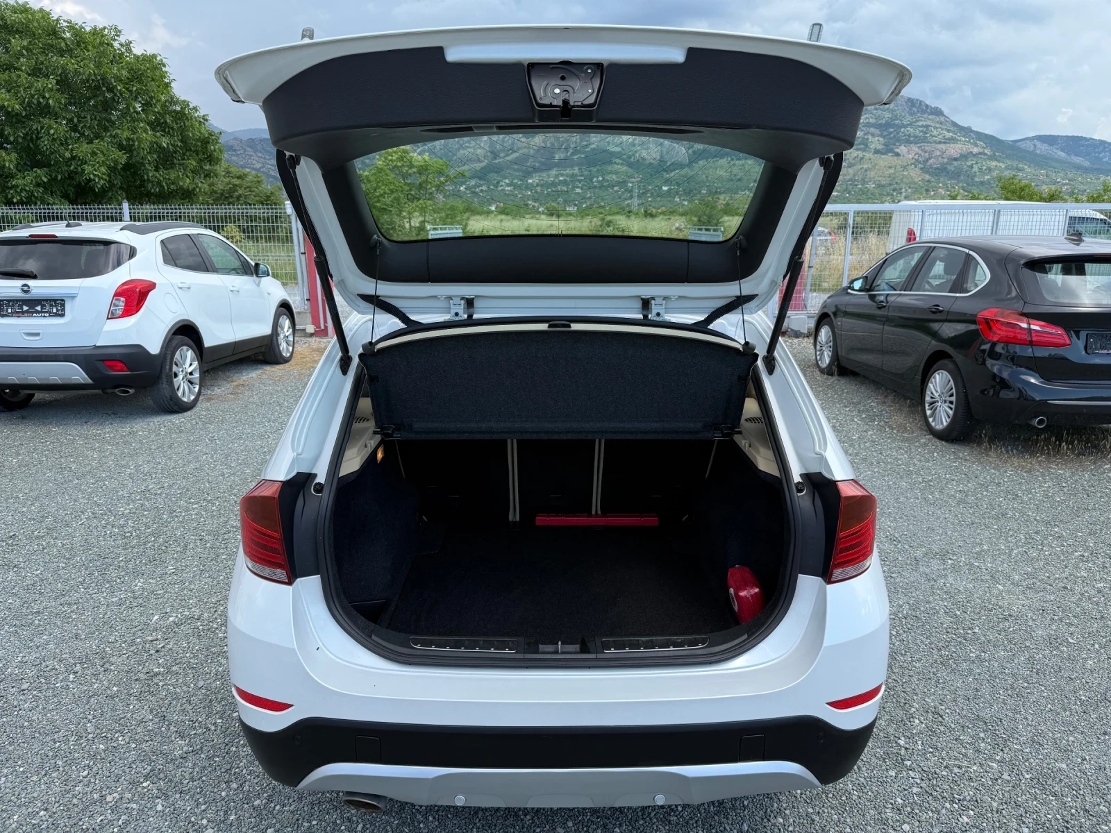 BMW X1 (KATO НОВА)^(X-Drive), снимка 16 - Автомобили и джипове - 54831723