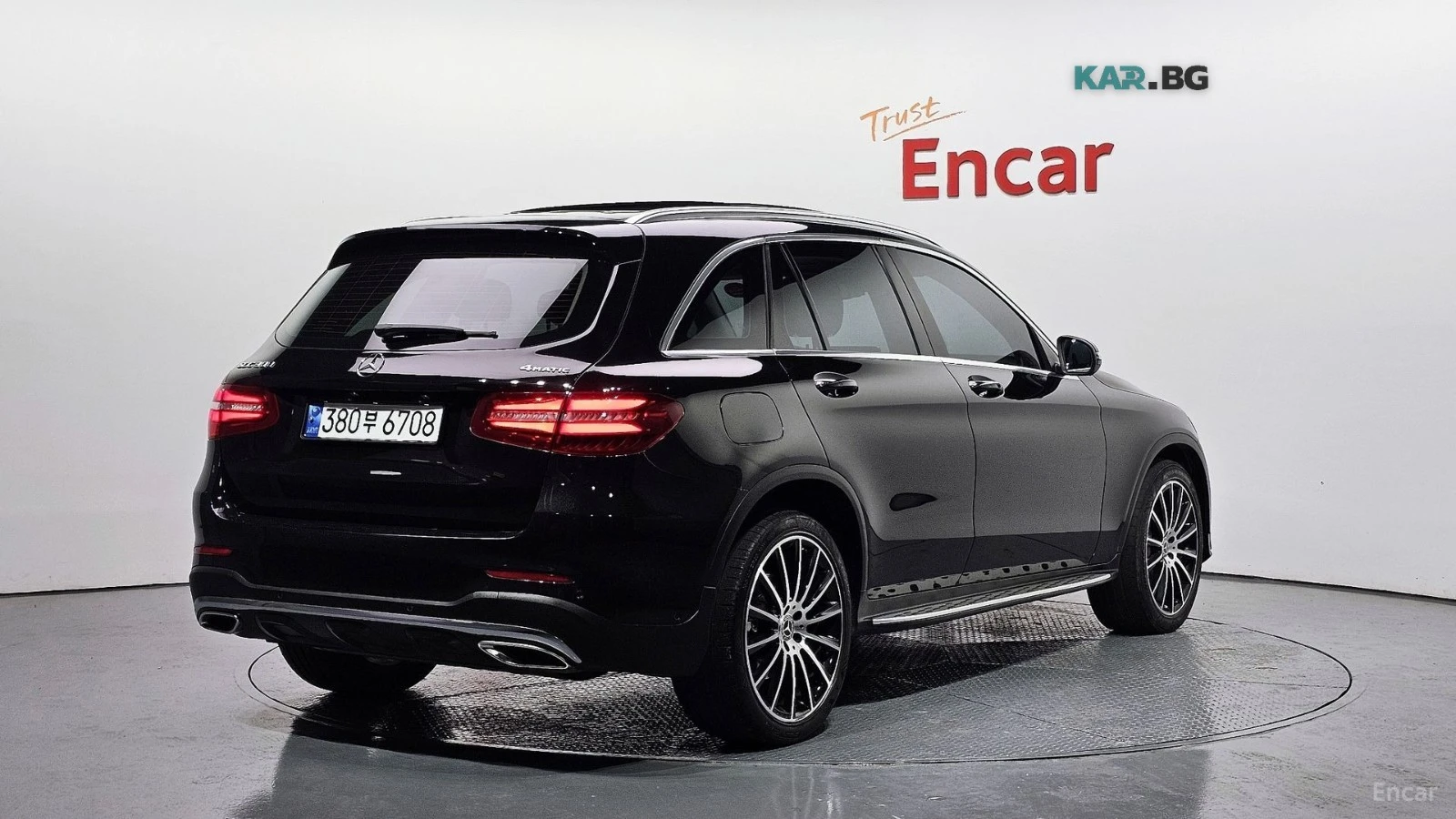 Mercedes-Benz GLC 300 AMG 4MATIC* HUD* 360* КОЖА* НАВИ* ПАНО, снимка 2 - Автомобили и джипове - 55820561