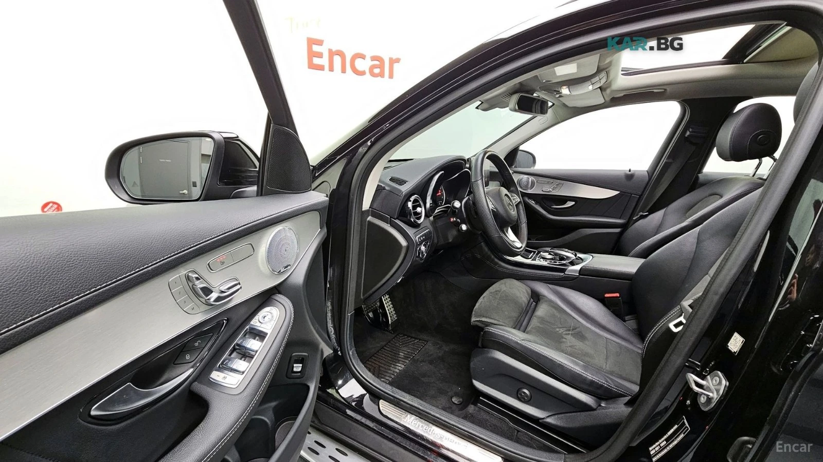 Mercedes-Benz GLC 300 AMG 4MATIC* HUD* 360* КОЖА* НАВИ* ПАНО, снимка 8 - Автомобили и джипове - 55820561