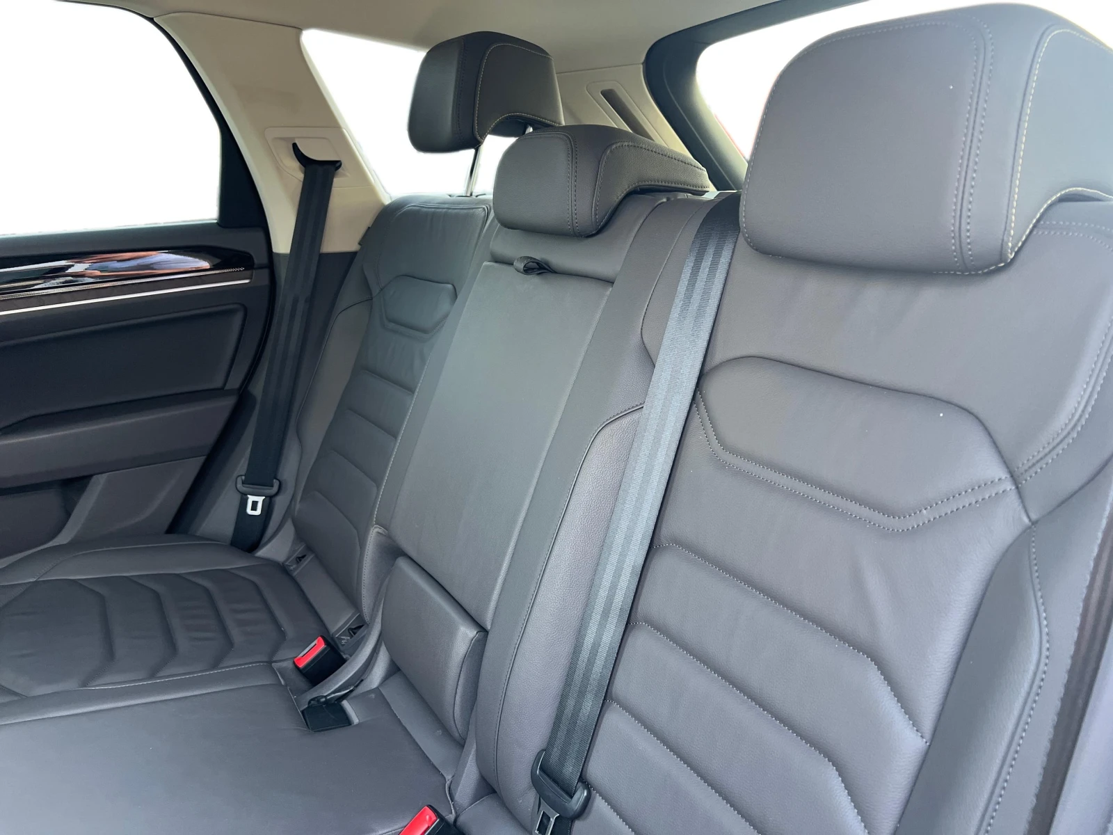 VW Touareg, снимка 12 - Автомобили и джипове - 55919837