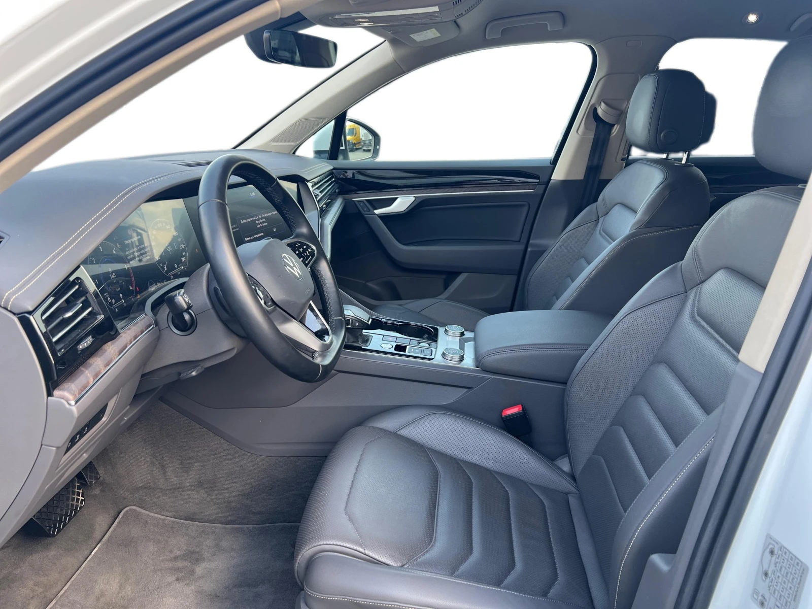 VW Touareg, снимка 8 - Автомобили и джипове - 55919837
