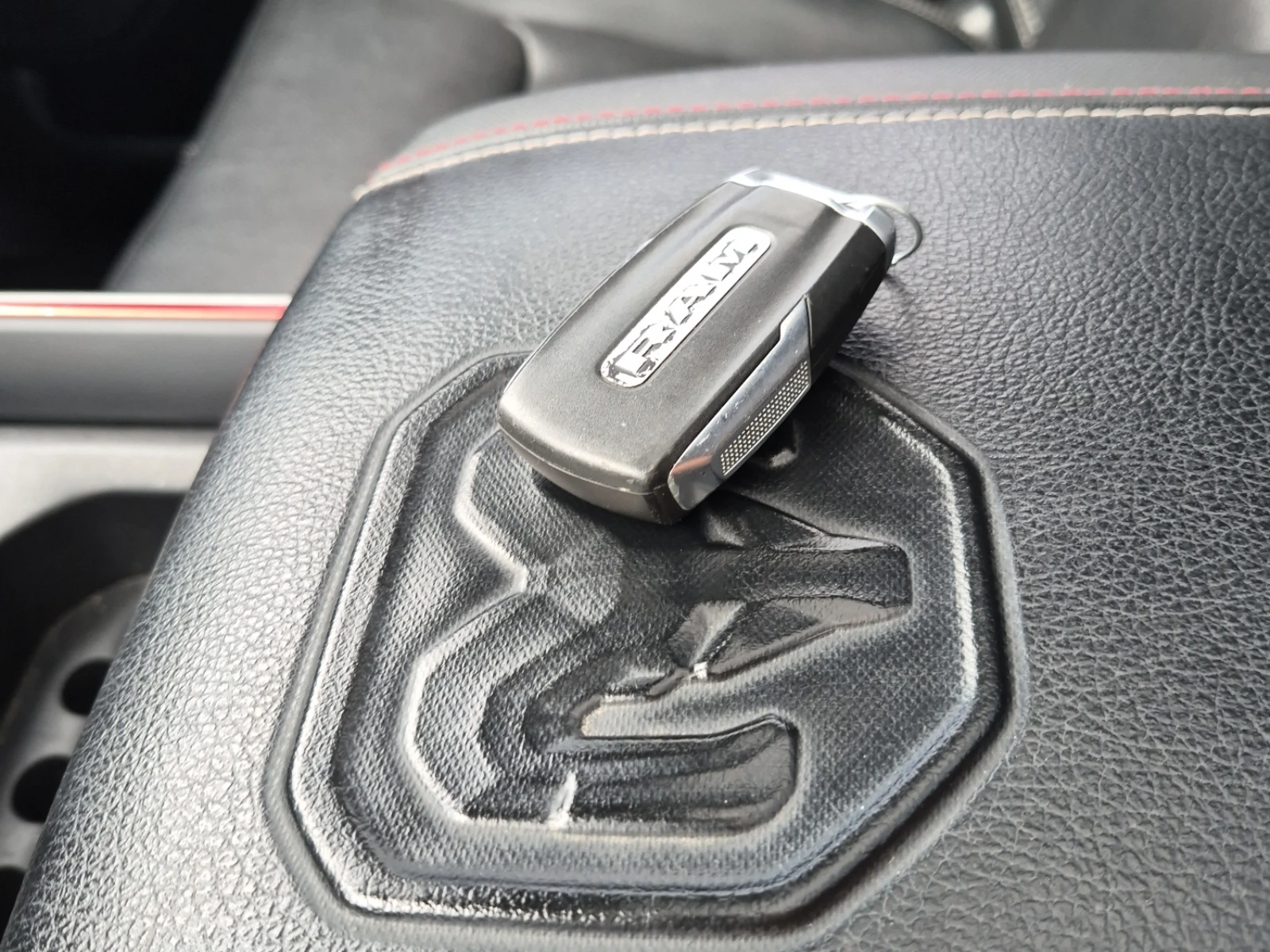 Dodge RAM 1500 4WD Rebel* Подгрев* Камера* Пано* , снимка 10 - Автомобили и джипове - 56120630