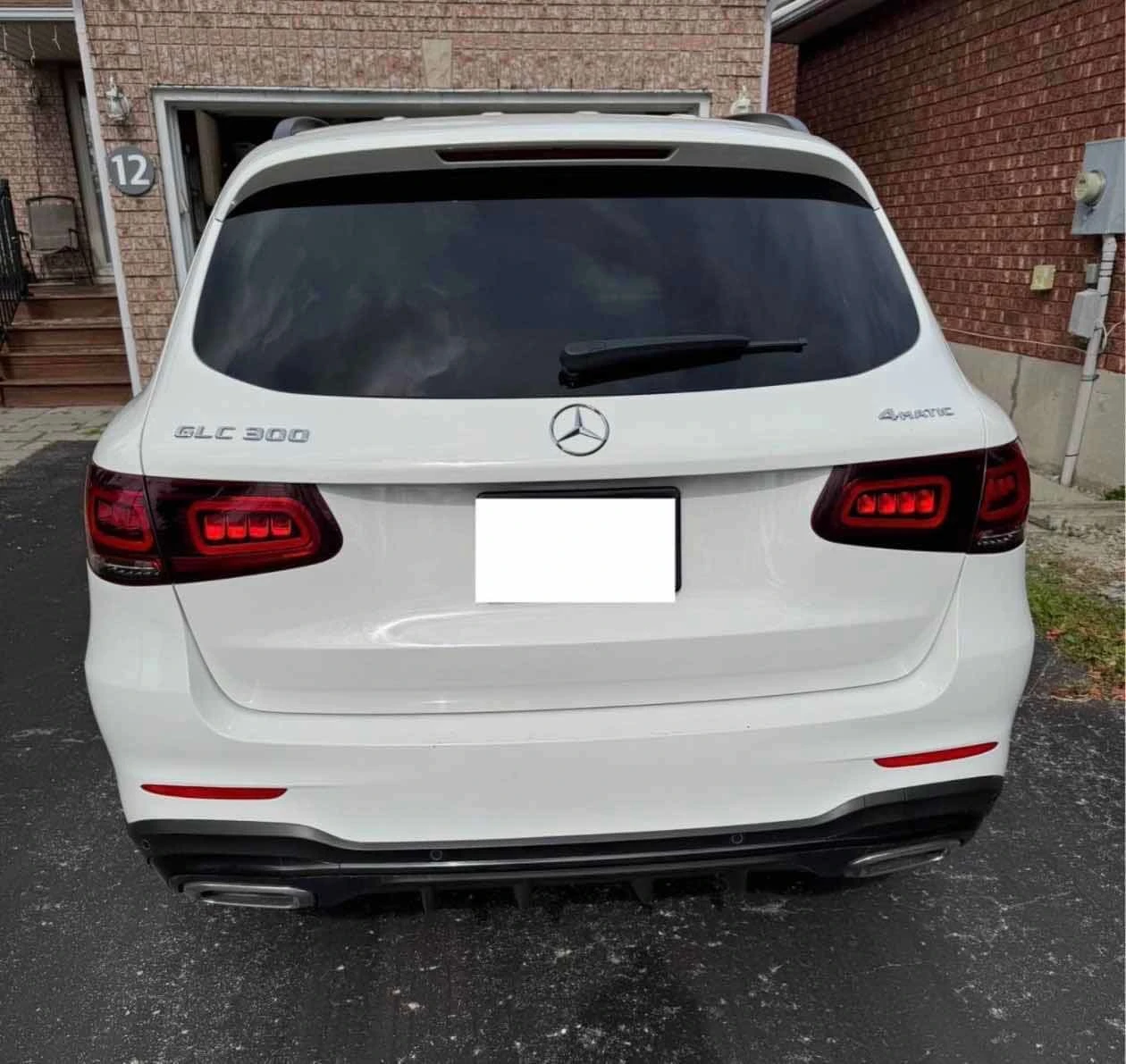 Mercedes-Benz GLC 300  * CARFAX * ОПЦИЯ ЗА ФИНАНСИРАНЕ, снимка 4 - Автомобили и джипове - 56194150