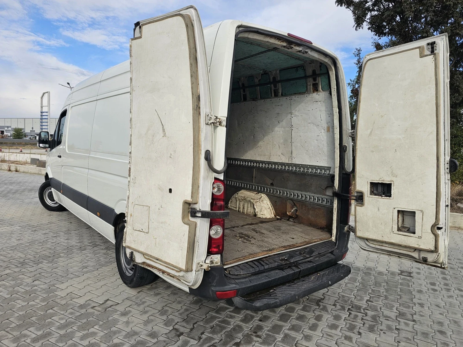 VW Crafter 2.5tdi, снимка 7 - Бусове и автобуси - 56528444