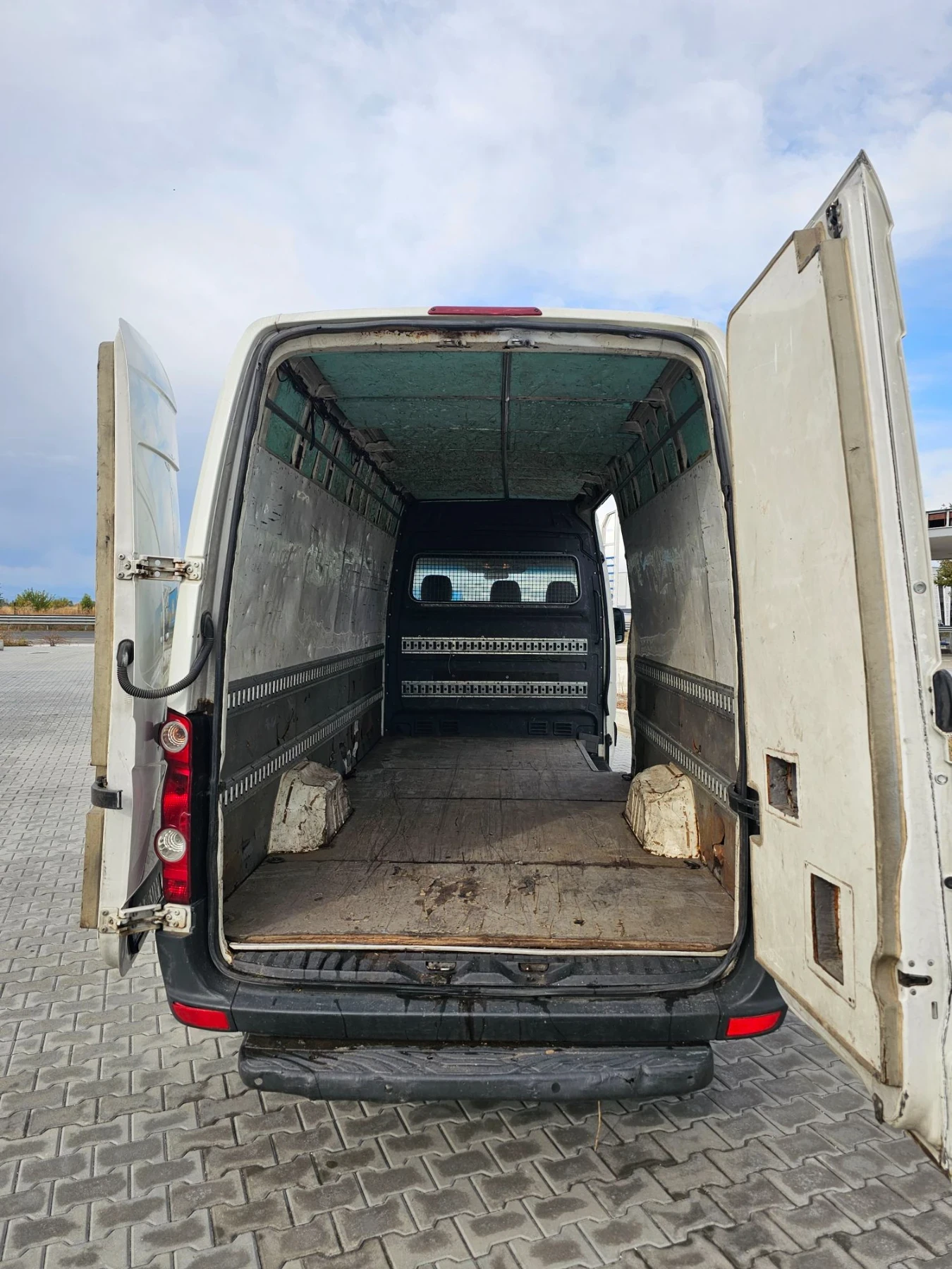 VW Crafter 2.5tdi, снимка 8 - Бусове и автобуси - 56528444