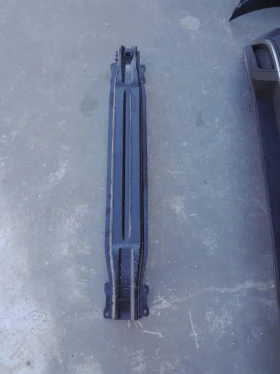 греда под задна броня голф 7