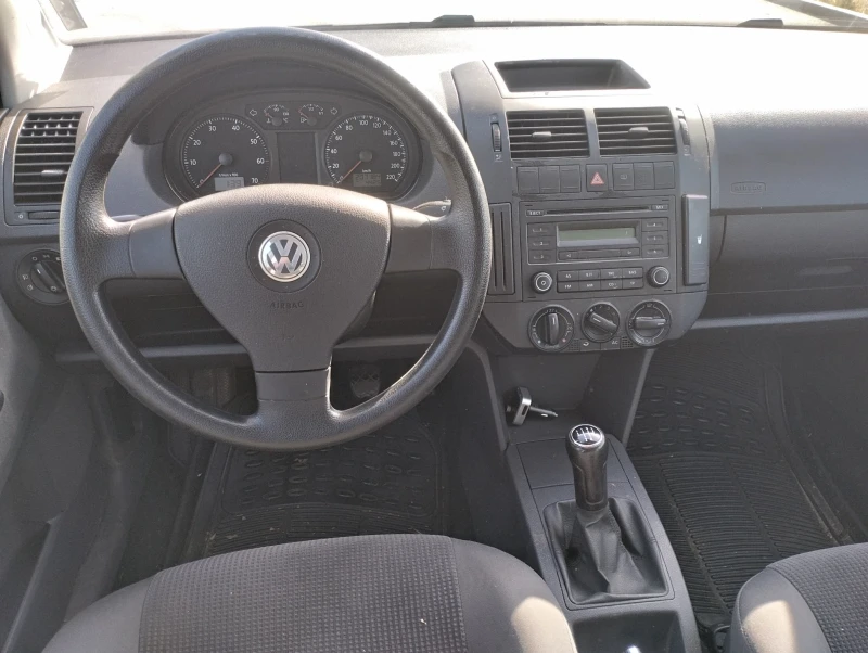 VW Polo 1.2i, снимка 8 - Автомобили и джипове - 47751210