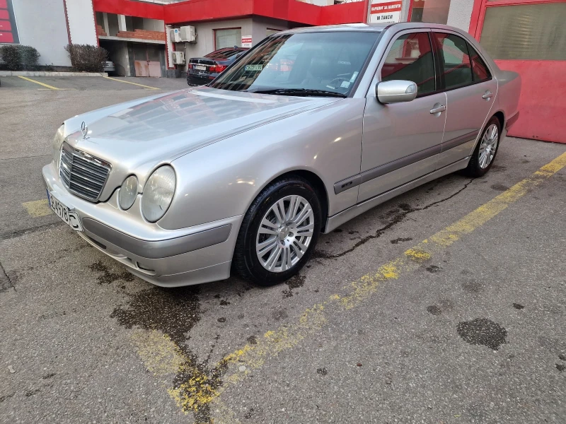 Mercedes-Benz E 270, снимка 4 - Автомобили и джипове - 48363024