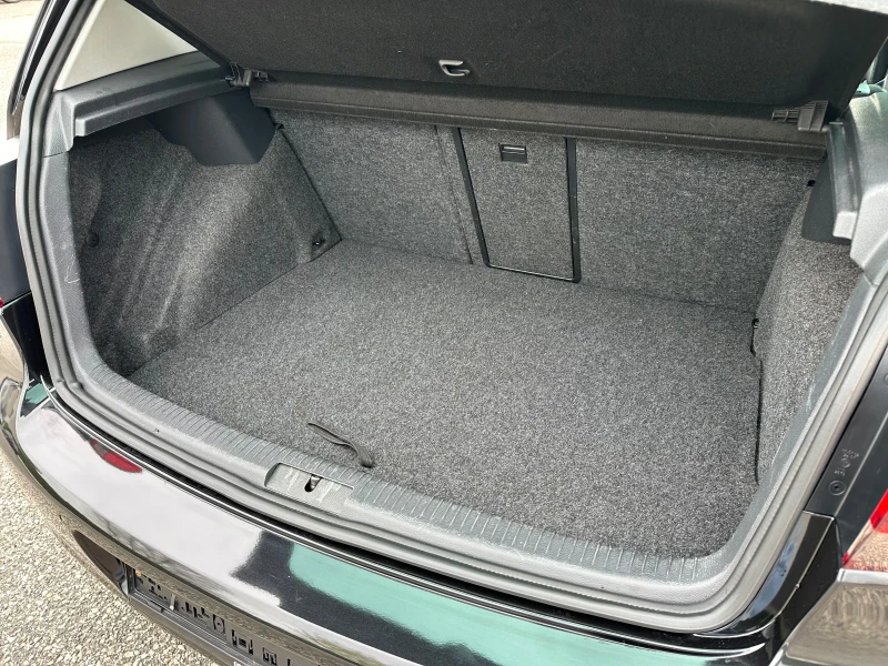 VW Golf 1.6TDI R-Line, снимка 16 - Автомобили и джипове - 52729753