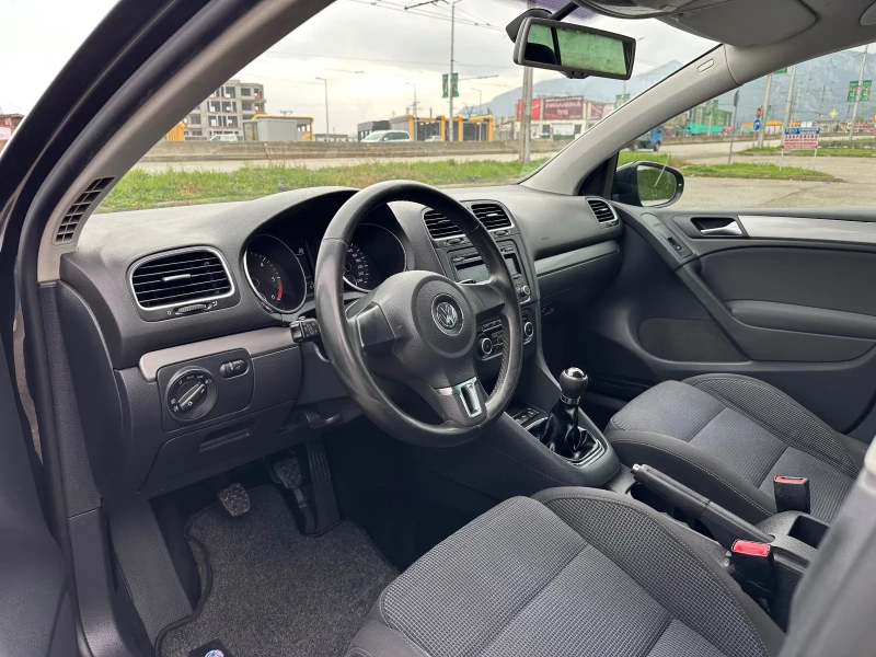 VW Golf 1.6TDI R-Line, снимка 9 - Автомобили и джипове - 52729753