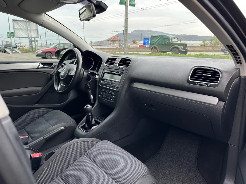 VW Golf 1.6TDI R-Line, снимка 10 - Автомобили и джипове - 52729753