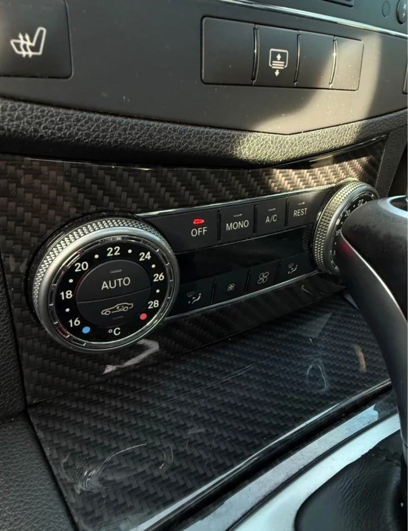 Mercedes-Benz C 63 AMG * * CARFAX * * АВТО КРЕДИТ * * , снимка 7 - Автомобили и джипове - 52810655