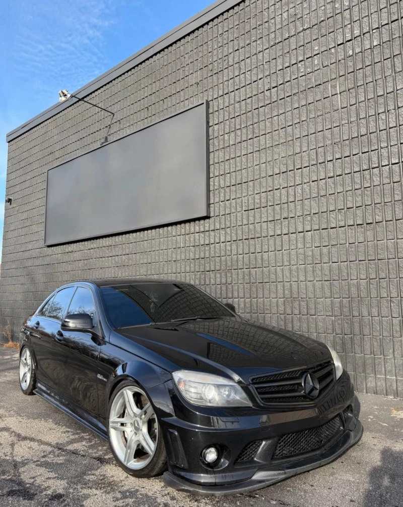 Mercedes-Benz C 63 AMG * * CARFAX * * АВТО КРЕДИТ * * , снимка 2 - Автомобили и джипове - 52810655