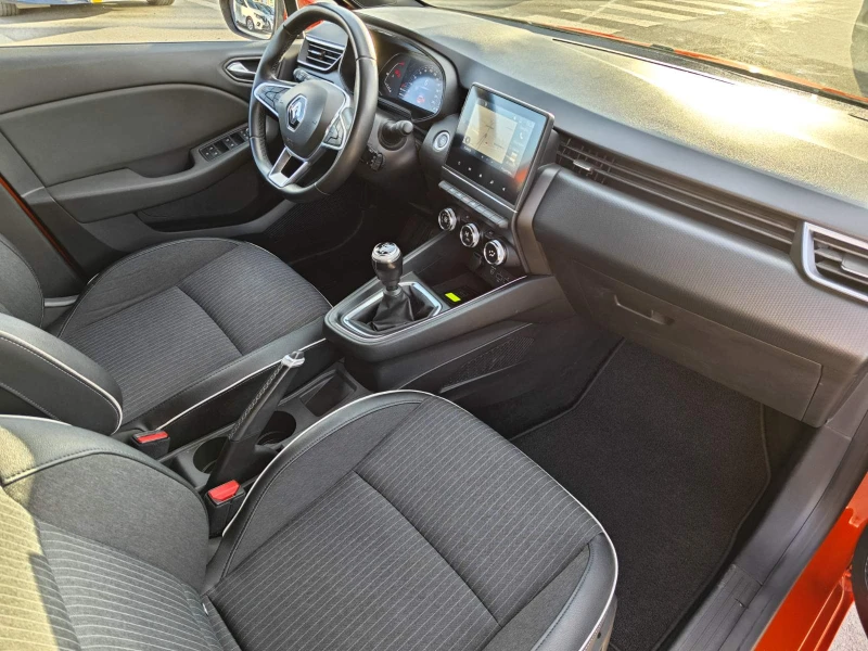 Renault Clio 1.0TCe Intens, снимка 11 - Автомобили и джипове - 53497267