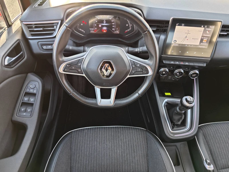 Renault Clio 1.0TCe Intens, снимка 15 - Автомобили и джипове - 53497267