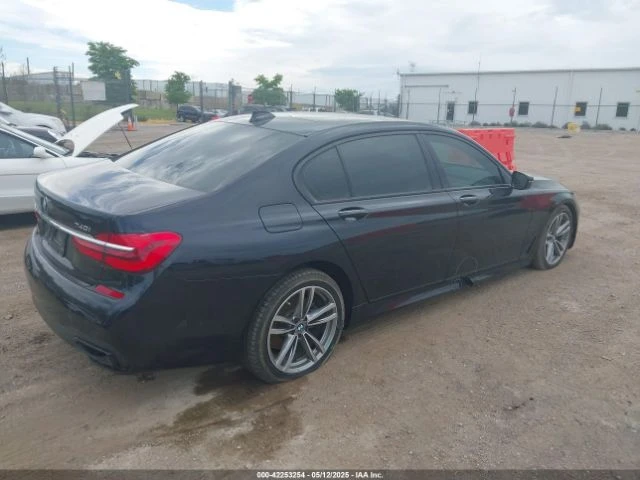 BMW 740 M* SPORT* ДИГИТАЛНО* ТАБЛО* ДИСТРОНИК* 360КАМЕРА*  - изображение 2