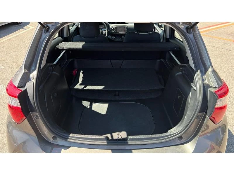 Toyota Yaris 1.5HSD DYNAMIC, снимка 10 - Автомобили и джипове - 55748823