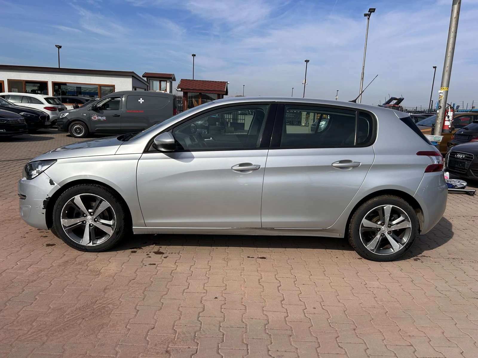 Peugeot 308 1.6HDI NAVI EURO 6 - изображение 9