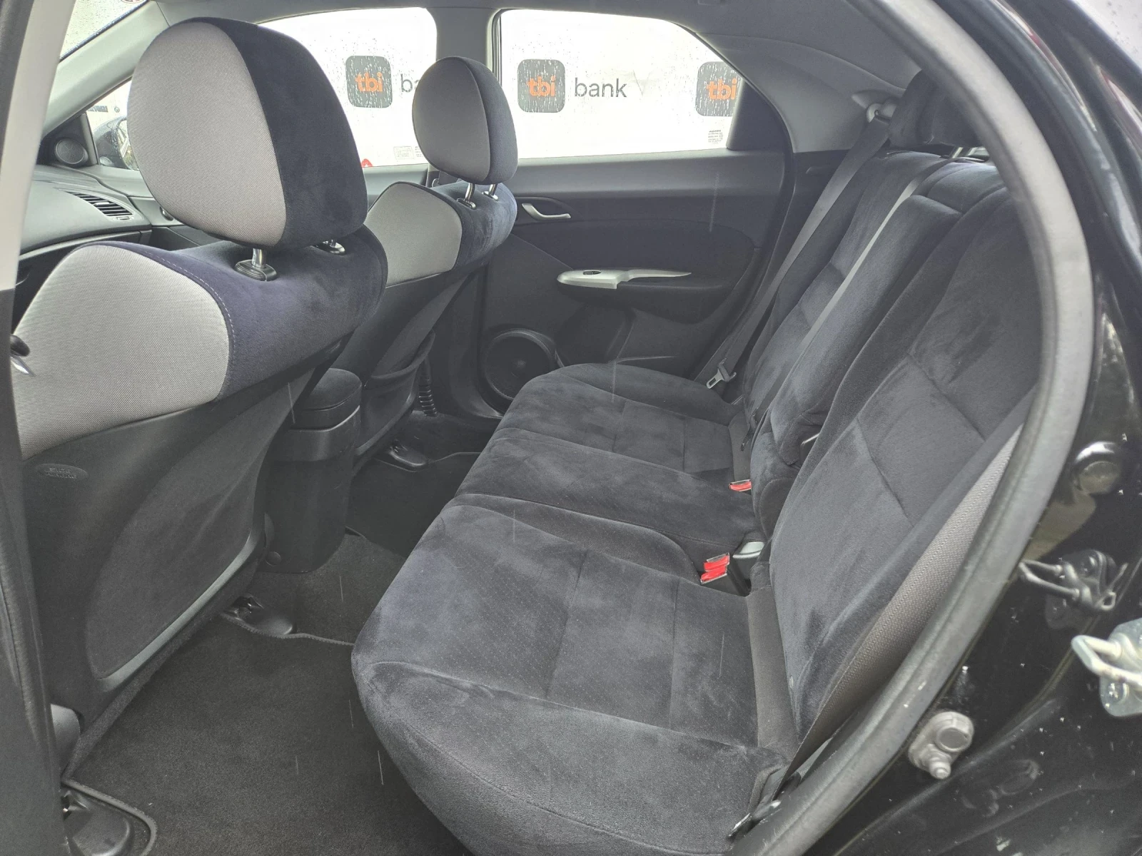 Honda Civic 1.4i-83кс= 6СКОРОСТИ= 188.000км= ПАРКТРОНИК - изображение 9