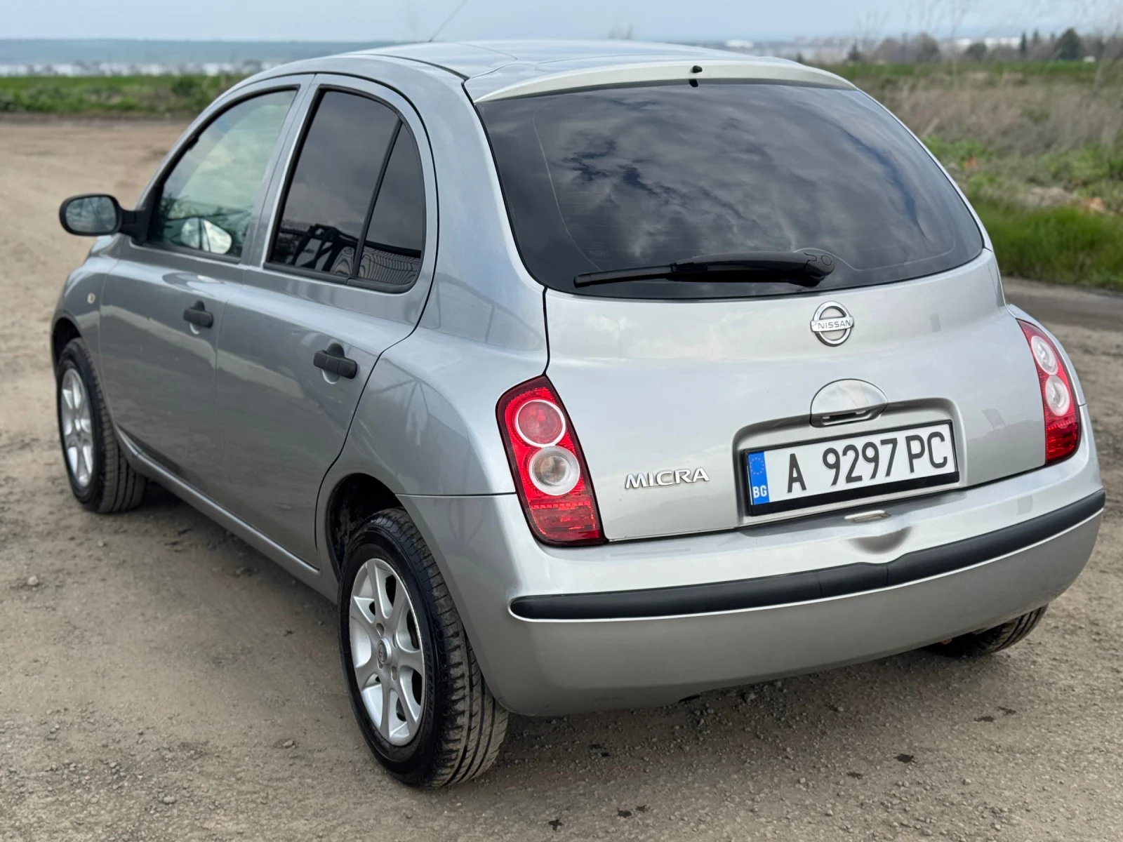 Nissan Micra 1.2i, снимка 4 - Автомобили и джипове - 54093177