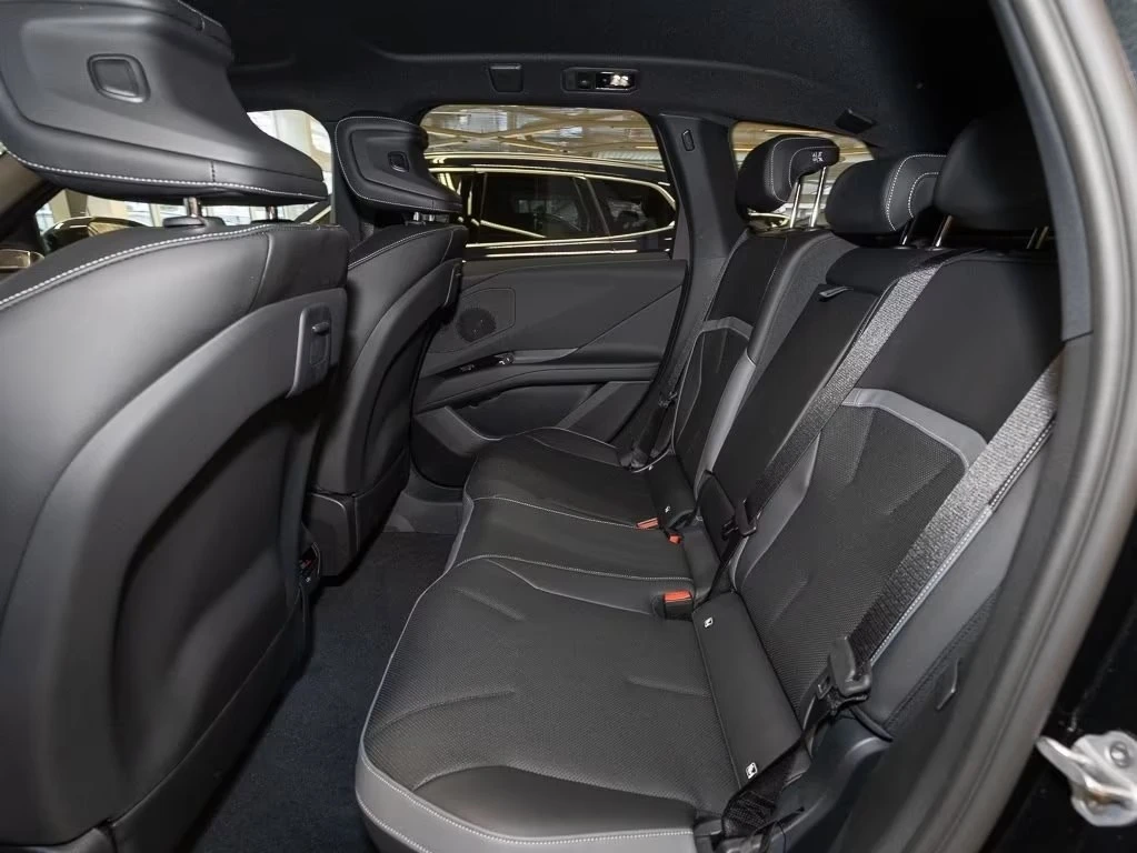 BMW iX3 50 xDrive HuD | Mobile.bg � ����������� 5