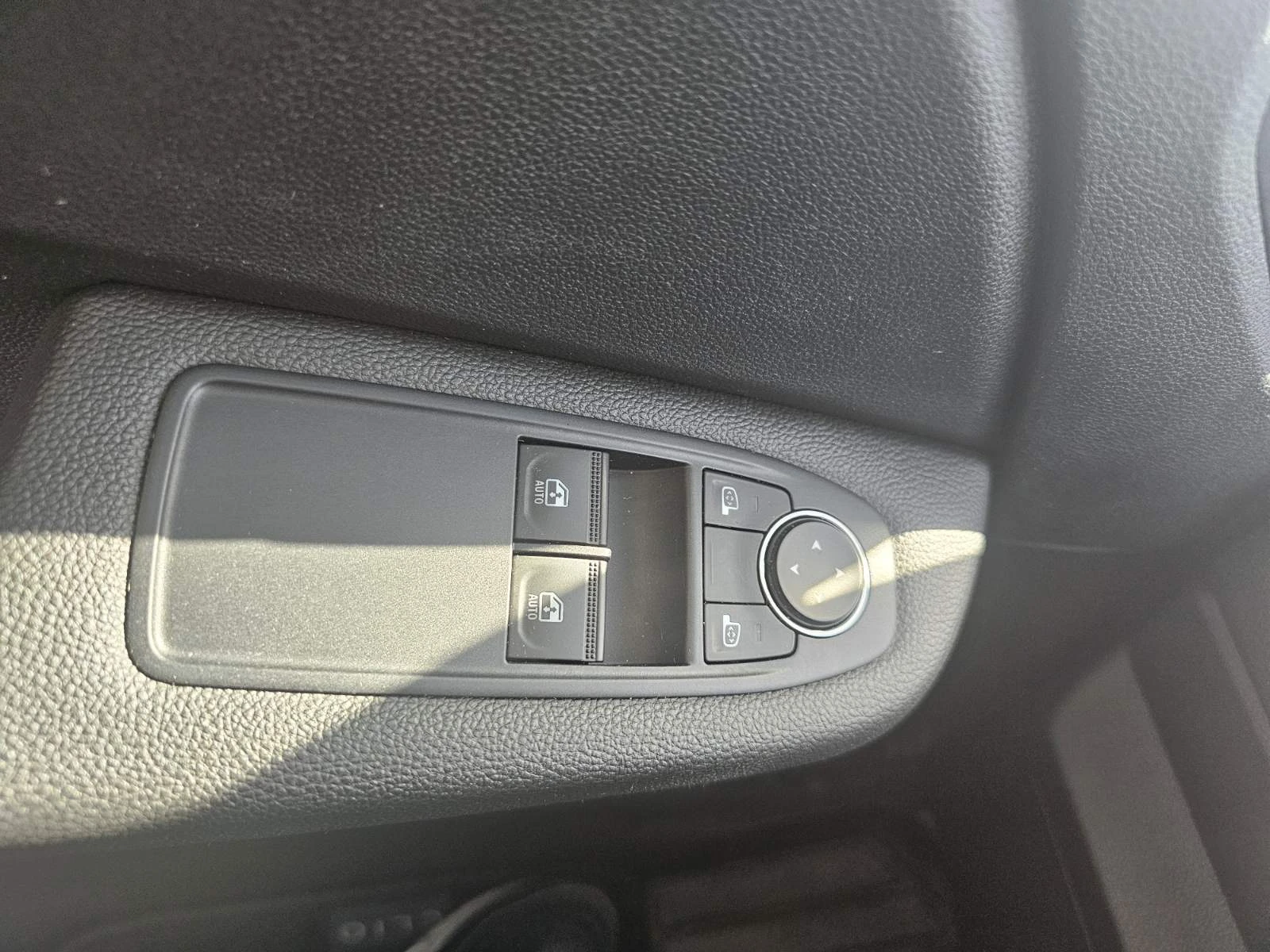 Renault Clio 1.0 TCe 100 EDC, снимка 10 - Автомобили и джипове - 54302232