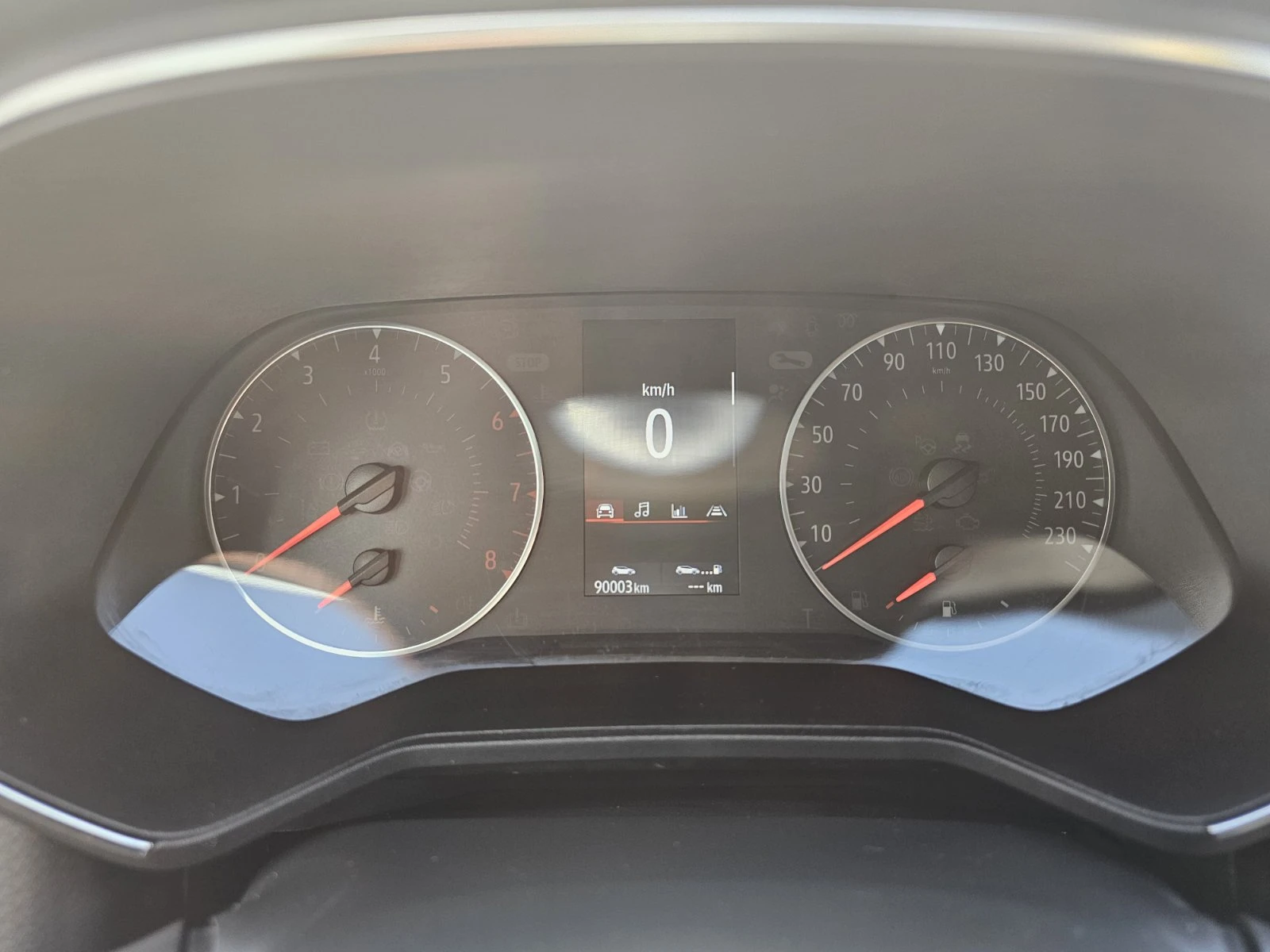 Renault Clio 1.0 TCe 100 EDC, снимка 8 - Автомобили и джипове - 54302232