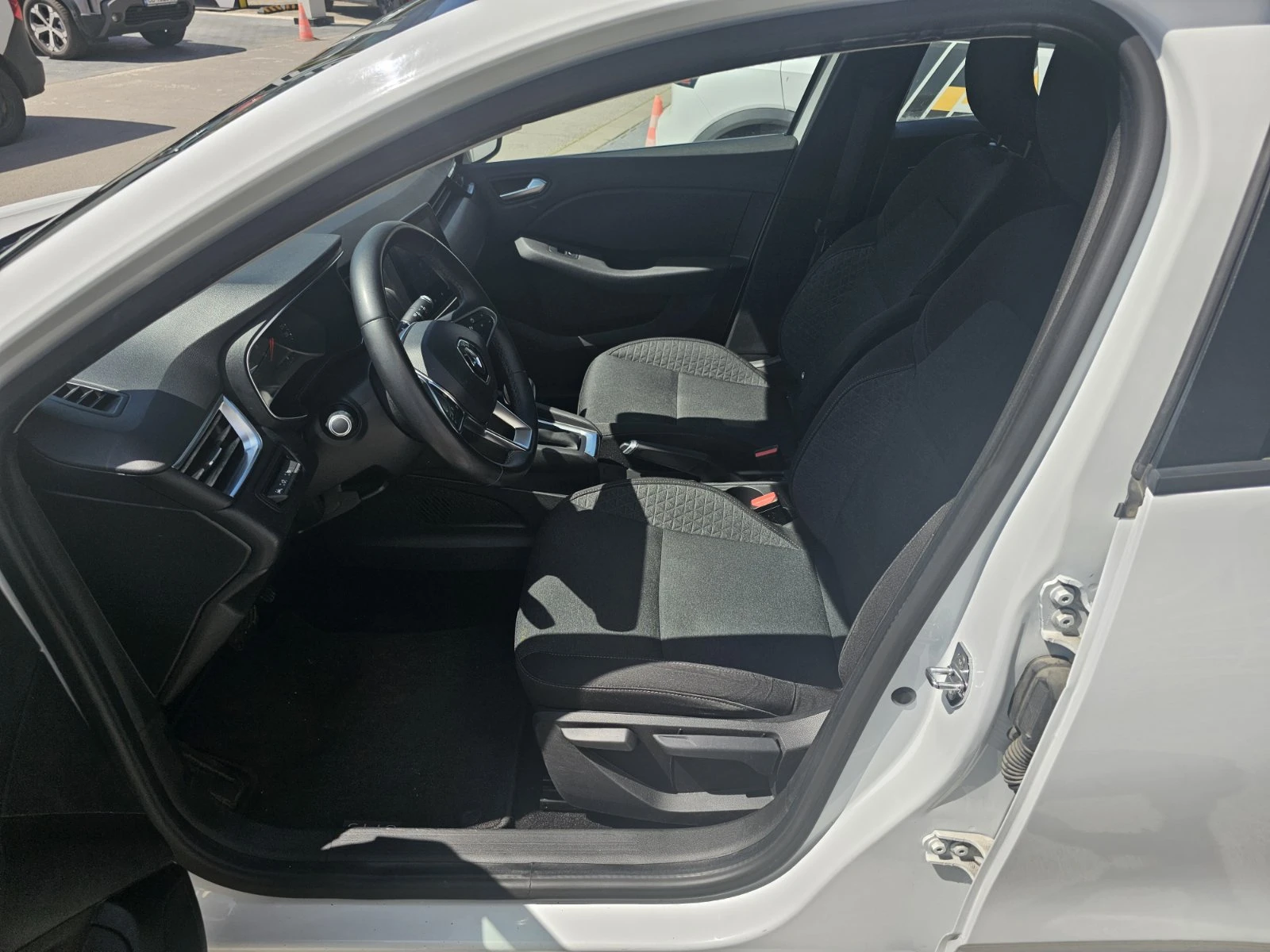 Renault Clio 1.0 TCe 100 EDC, снимка 12 - Автомобили и джипове - 54302232