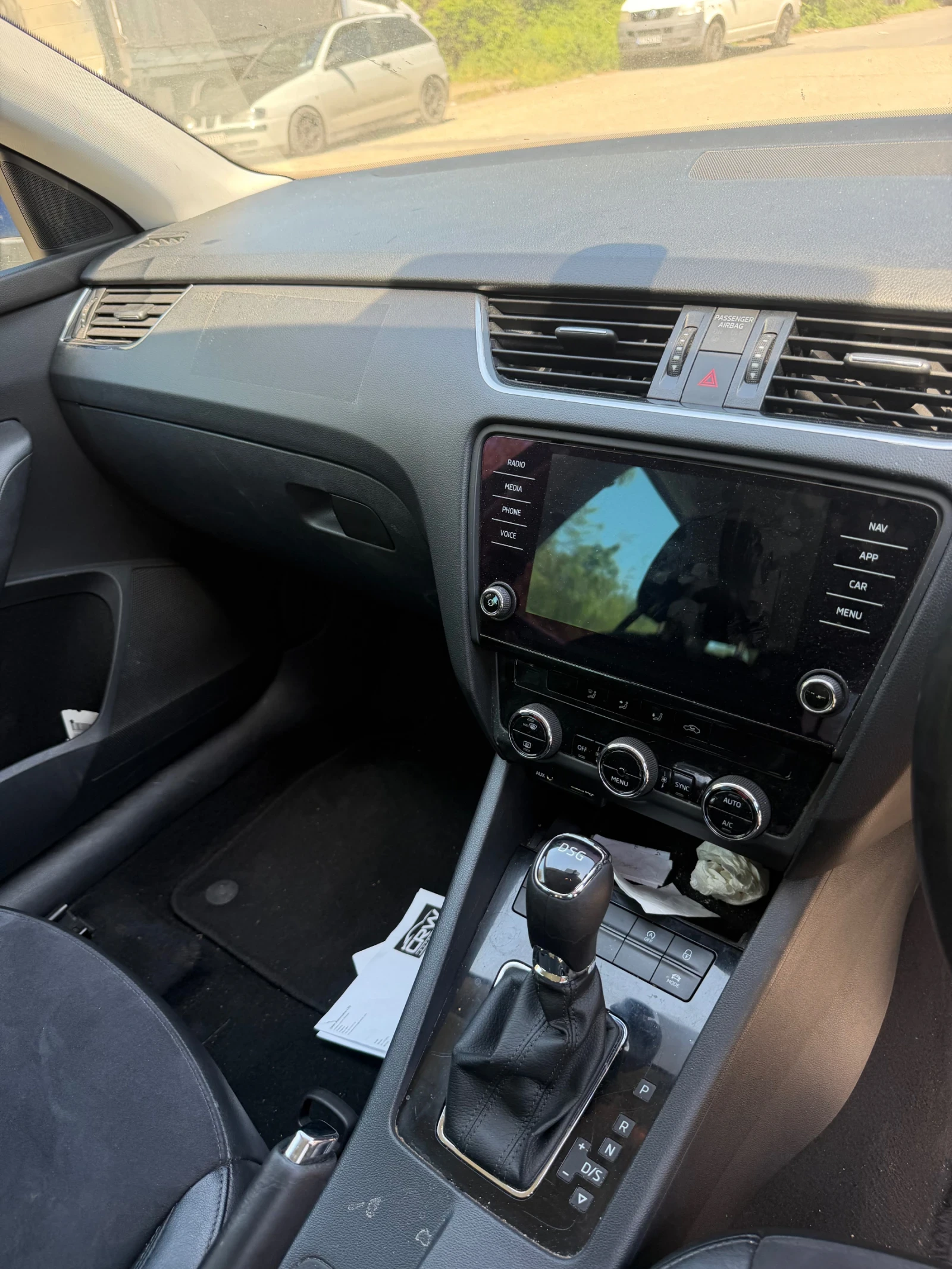 Skoda Octavia 1.6tdi dsg, снимка 8 - Автомобили и джипове - 54459256
