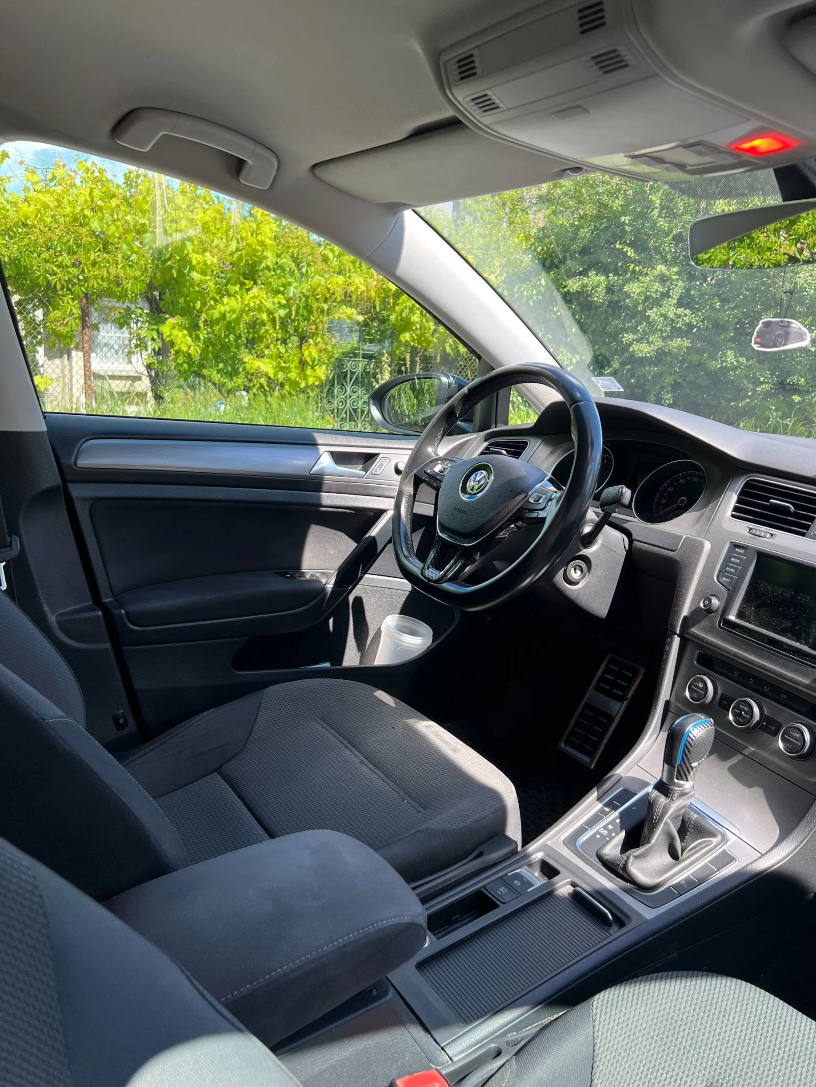 VW Golf 1.6 TDI, снимка 13 - Автомобили и джипове - 54902855