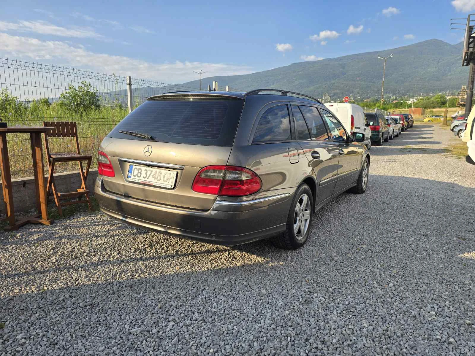Mercedes-Benz E 220 CDI АВТОМАТИК, снимка 3 - Автомобили и джипове - 55005739