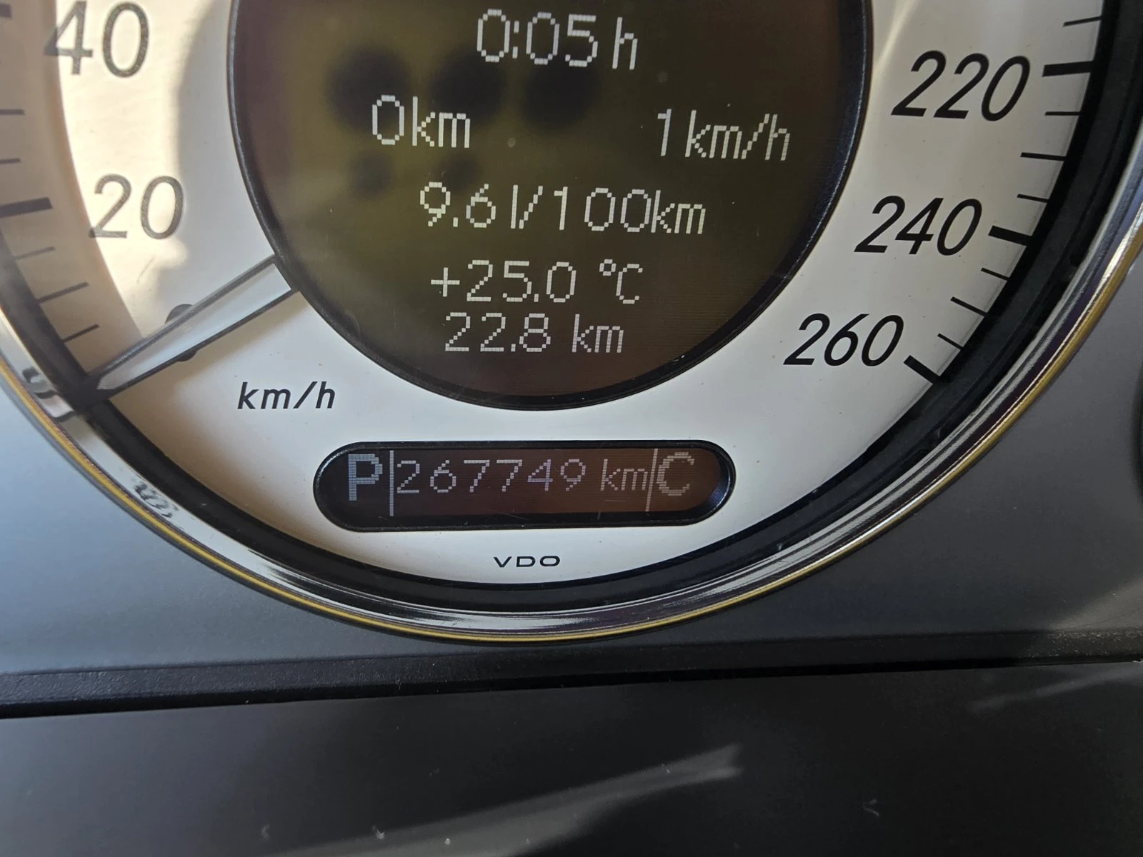 Mercedes-Benz E 220 CDI АВТОМАТИК, снимка 14 - Автомобили и джипове - 55005739