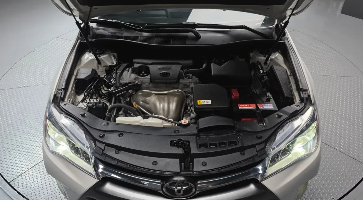 Toyota Camry 2.5 Бензин, снимка 14 - Автомобили и джипове - 55031510