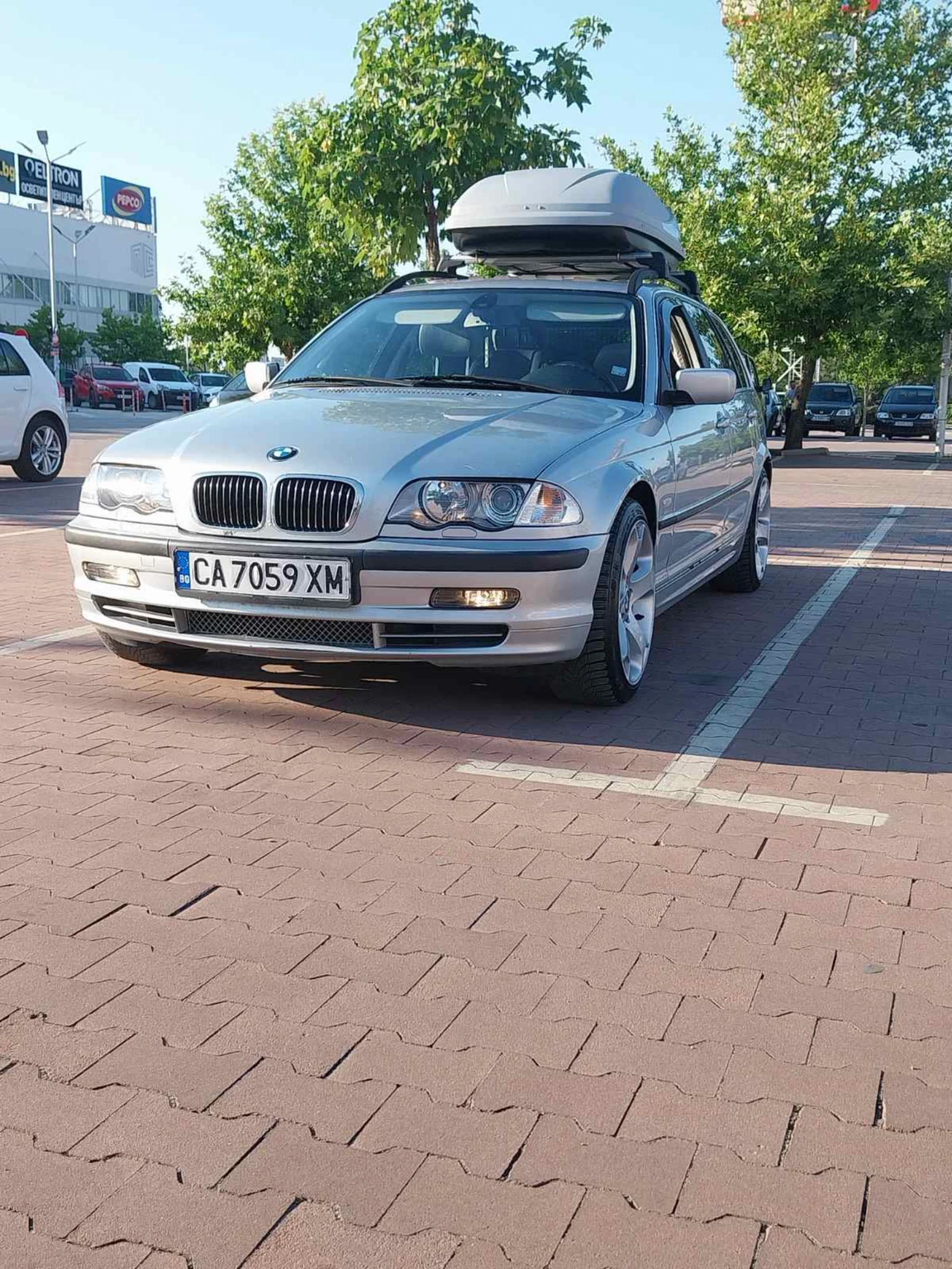 BMW 330 IX, снимка 3 - Автомобили и джипове - 55084655