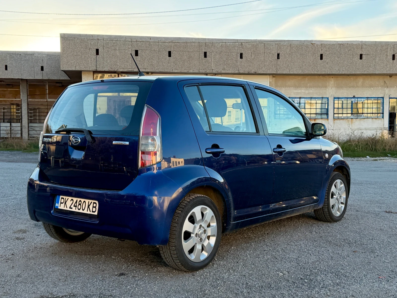 Daihatsu Sirion 1.3, снимка 6 - Автомобили и джипове - 56646566