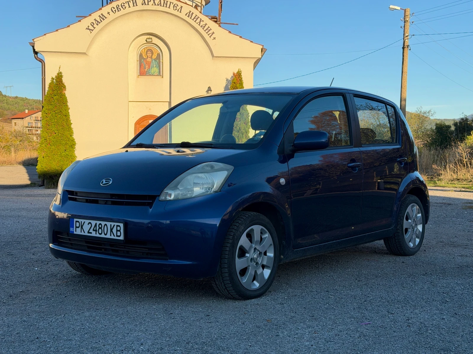 Daihatsu Sirion 1.3, снимка 3 - Автомобили и джипове - 56646566