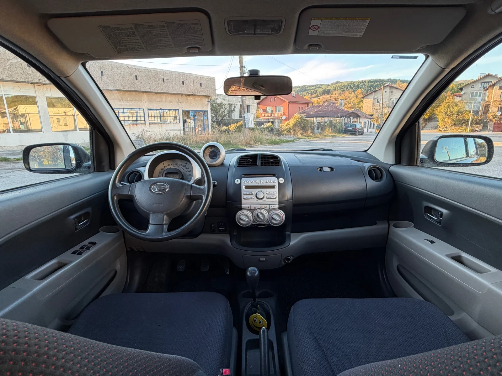 Daihatsu Sirion 1.3, снимка 7 - Автомобили и джипове - 56646566