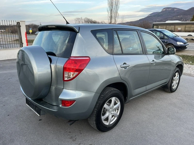 Toyota Rav4 2.2 D4D 136к 6 СКОРОСТИ 4Х4 КЛИМАТРОНИК, снимка 4 - Автомобили и джипове - 44422941