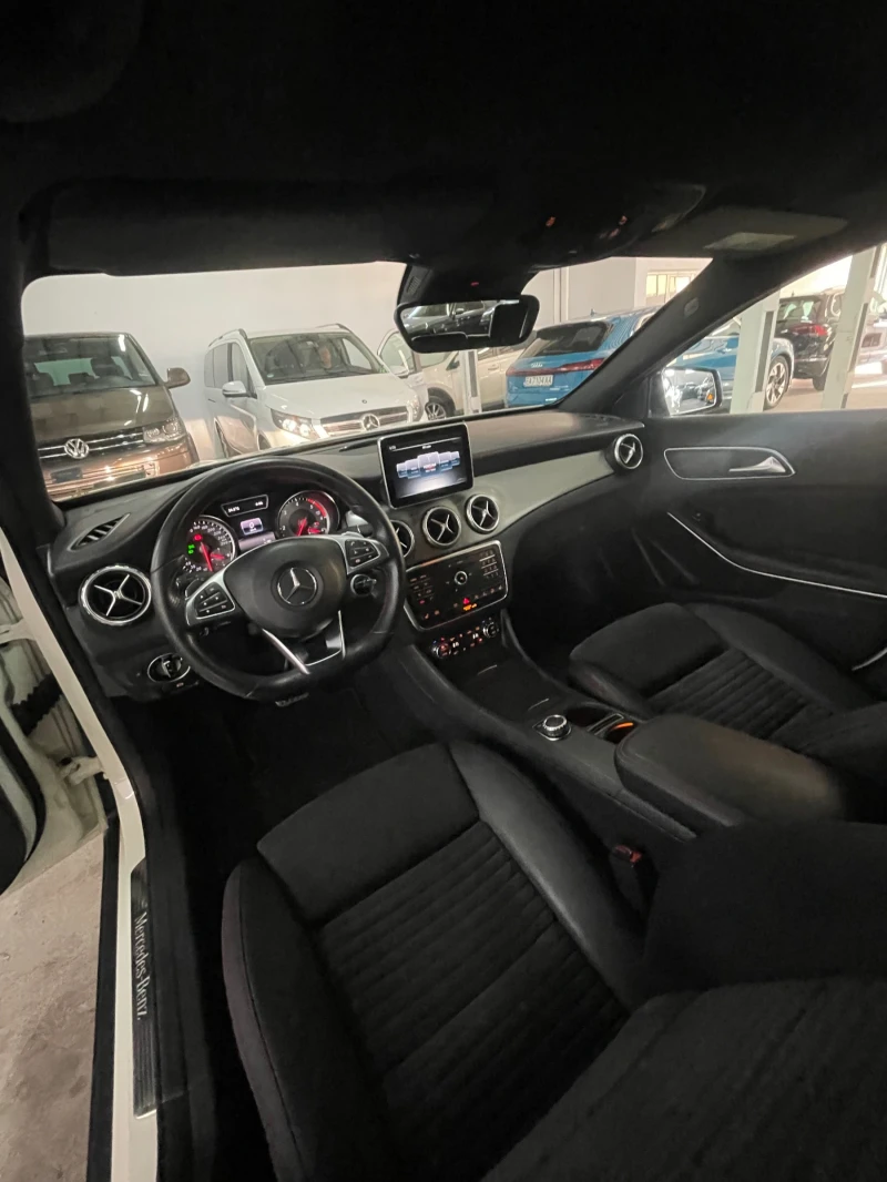 Mercedes-Benz GLA 220 4Matic/AMG/Дистр/Панор/Камера/подгрев/ФУЛЛ!!!, снимка 10 - Автомобили и джипове - 51461588