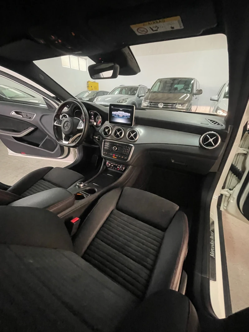 Mercedes-Benz GLA 220 4Matic/AMG/Дистр/Панор/Камера/подгрев/ФУЛЛ!!!, снимка 14 - Автомобили и джипове - 51461588