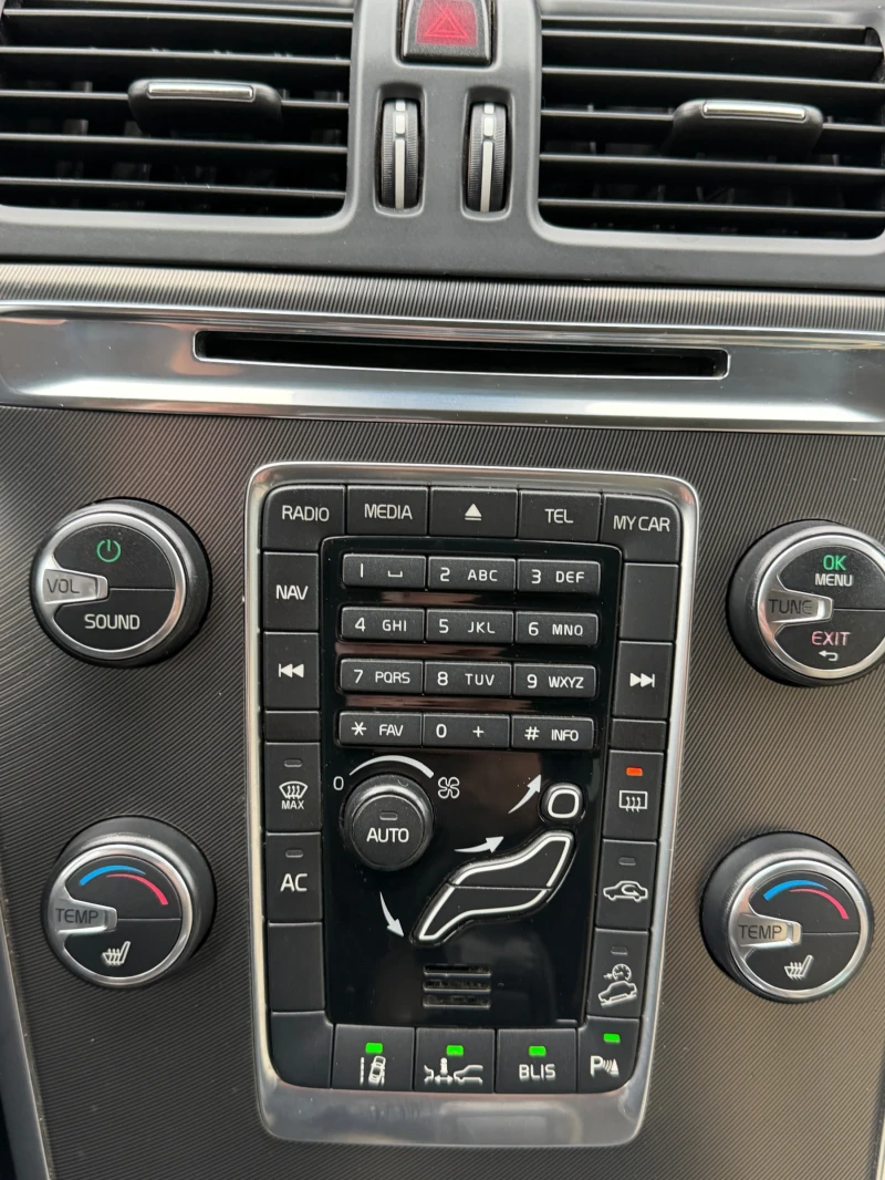 Volvo XC60 R-DESING, снимка 14 - Автомобили и джипове - 53134449