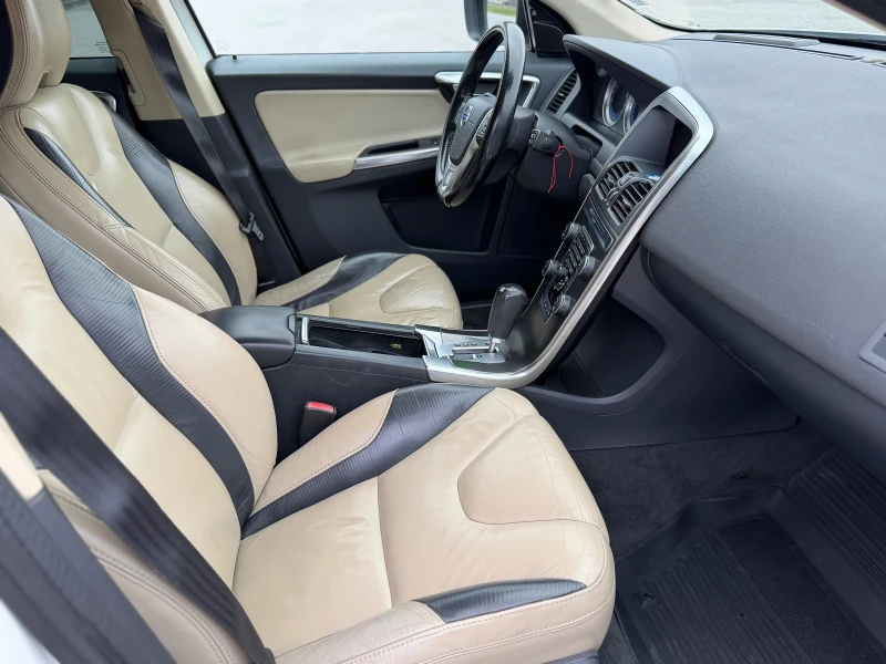 Volvo XC60 R-DESING, снимка 10 - Автомобили и джипове - 53134449