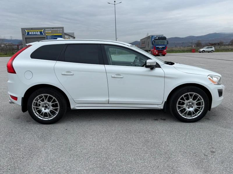 Volvo XC60 R-DESING, снимка 3 - Автомобили и джипове - 53134449