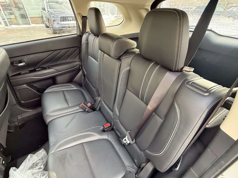 Mitsubishi Outlander * CARFAX * ЦЕНА ДО БГ, снимка 16 - Автомобили и джипове - 53306109