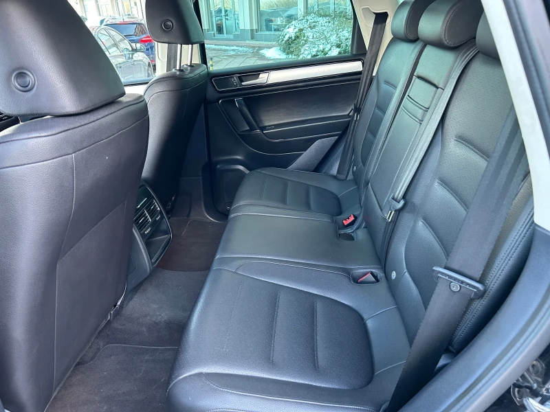 VW Touareg, снимка 5 - Автомобили и джипове - 53582231