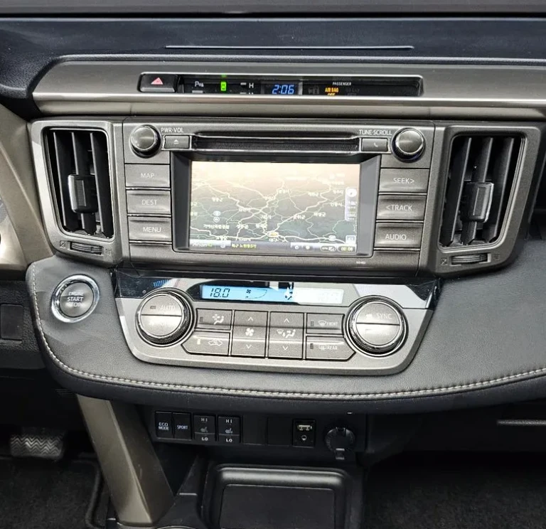 Toyota Rav4 2.5 Бензин 4х4, снимка 6 - Автомобили и джипове - 55279565